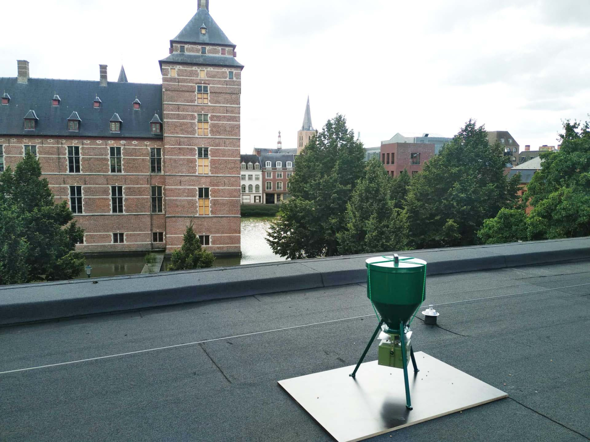 Turnhout launches first corn dispenser Vets For City Pigeons