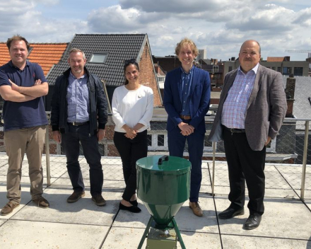 La ville de Louvain travaille main dans la main avec Vets For City Pigeons (Source : Het Laatste Nieuws, photo : EDLL)